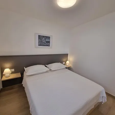 Aparthouse Bb