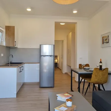 Aparthouse Bb Apartman *