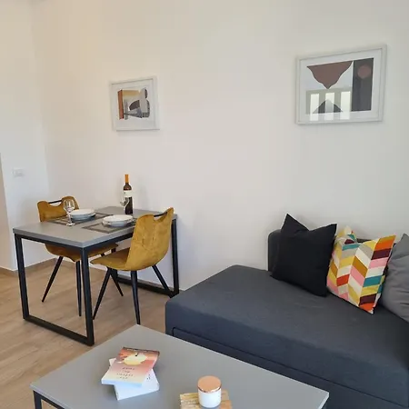 Apartment Aparthouse Bb *