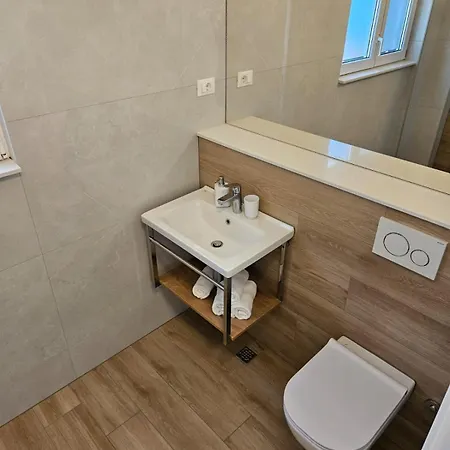 Aparthouse Bb Apartment