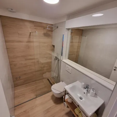 Apartment Aparthouse Bb *